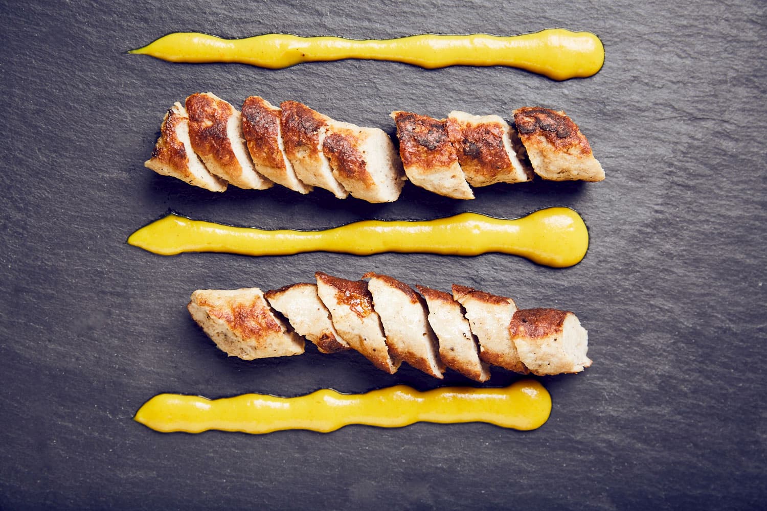 Currywurst mit Mango-Apfel-Curry Soße