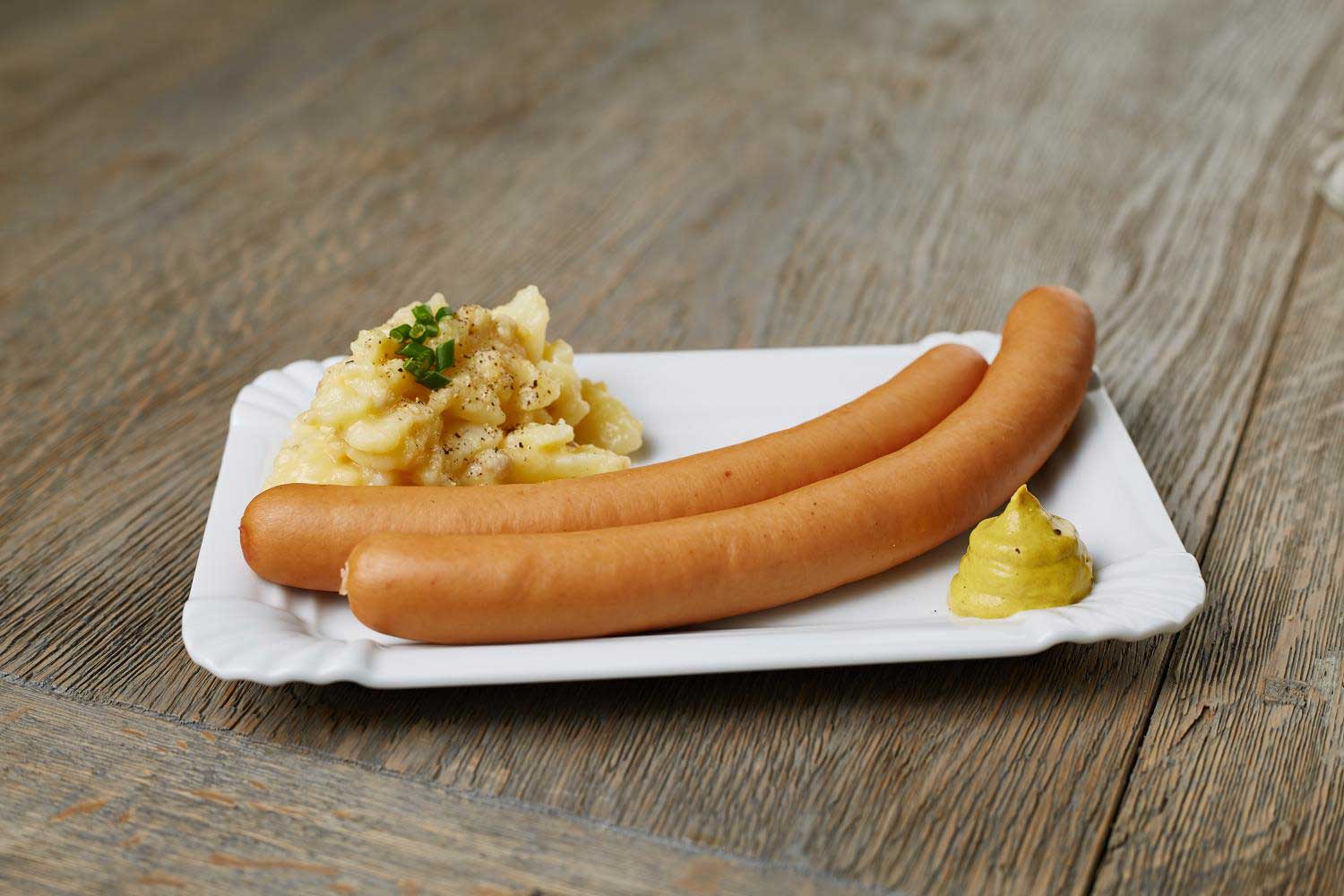 Winer mit Kartoffelsalat und Senf